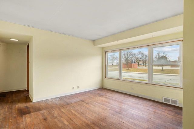 1330 Mayflower AVENUE, Sheboygan, WI 53083