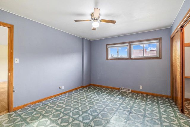 1330 Mayflower AVENUE, Sheboygan, WI 53083