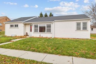 1330 Mayflower AVENUE, Sheboygan, WI 53083