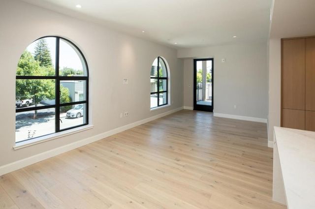 450 FIRST 208, Los Altos, CA 94022