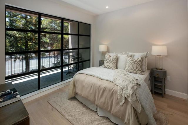 450 FIRST 208, Los Altos, CA 94022