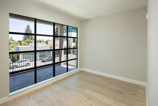 450 FIRST 208, Los Altos, CA 94022