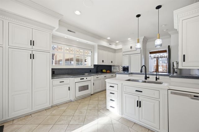 2249 Grande Avenue SE, Cedar Rapids, IA 52403