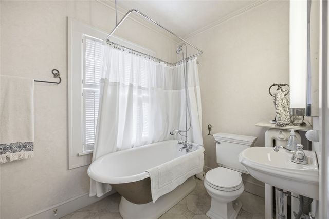 2249 Grande Avenue SE, Cedar Rapids, IA 52403