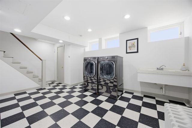 2249 Grande Avenue SE, Cedar Rapids, IA 52403