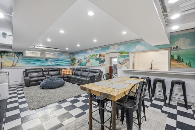 2249 Grande Avenue SE, Cedar Rapids, IA 52403