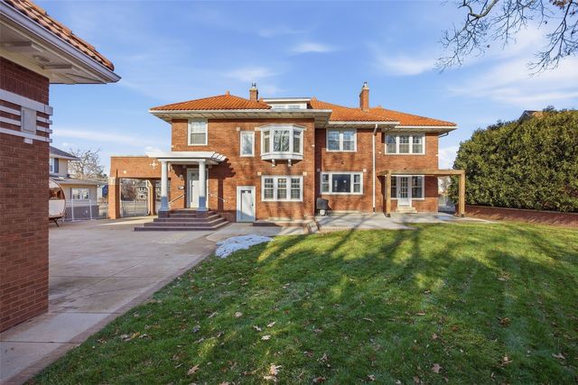 2249 Grande Avenue SE, Cedar Rapids, IA 52403