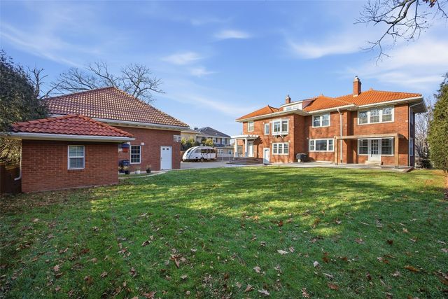 2249 Grande Avenue SE, Cedar Rapids, IA 52403