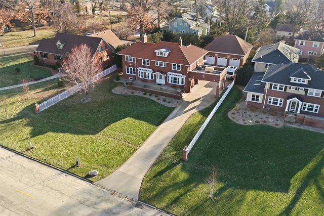 2249 Grande Avenue SE, Cedar Rapids, IA 52403