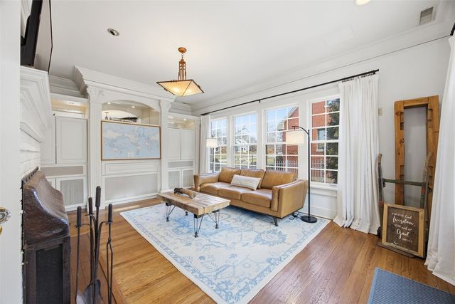 2249 Grande Avenue SE, Cedar Rapids, IA 52403