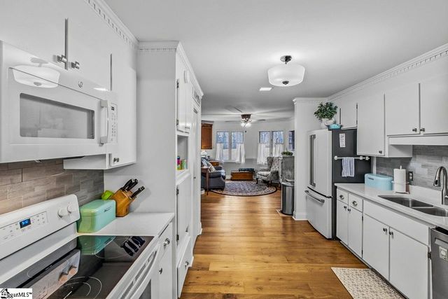 46 Lawrence Avenue, Fountain Inn, SC 29644