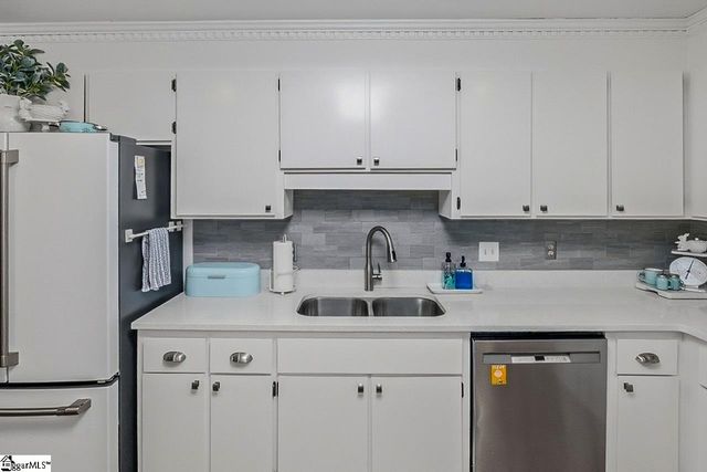 46 Lawrence Avenue, Fountain Inn, SC 29644