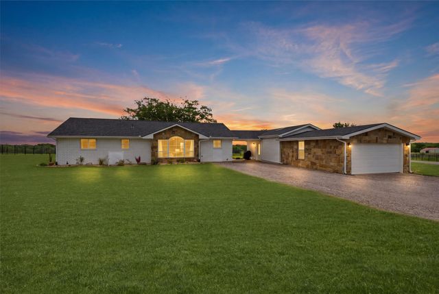 1643 Roland Road, Whitesboro, TX 76273