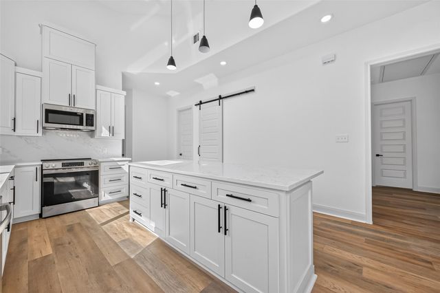 13 Silver Lakes Drive, Huntsville, TX 77340
