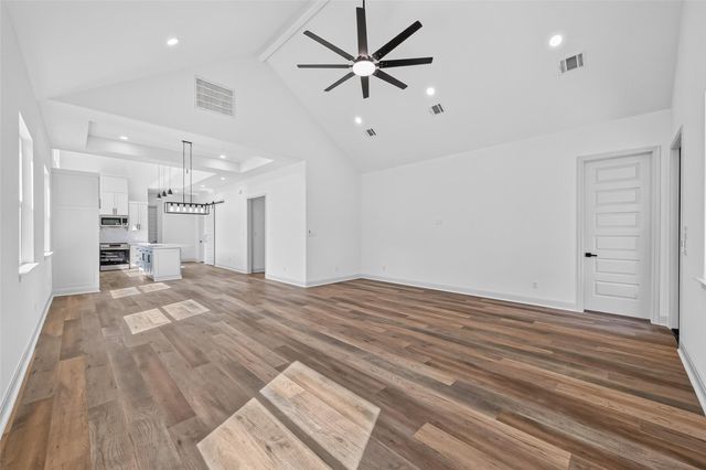 13 Silver Lakes Drive, Huntsville, TX 77340