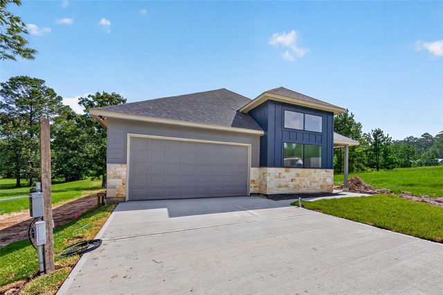 13 Silver Lakes Drive, Huntsville, TX 77340