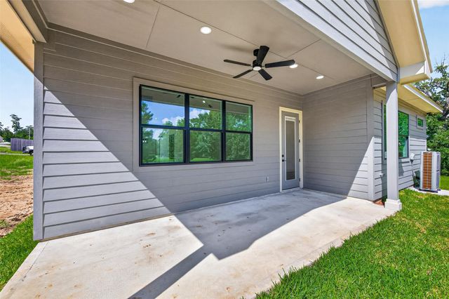 13 Silver Lakes Drive, Huntsville, TX 77340