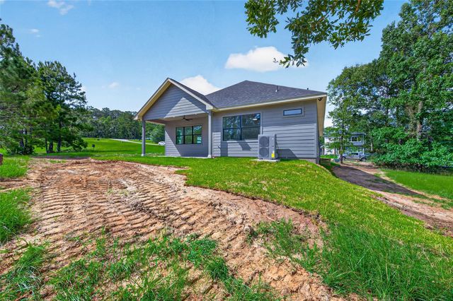 13 Silver Lakes Drive, Huntsville, TX 77340
