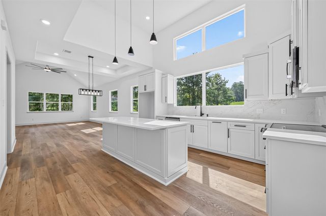 13 Silver Lakes Drive, Huntsville, TX 77340