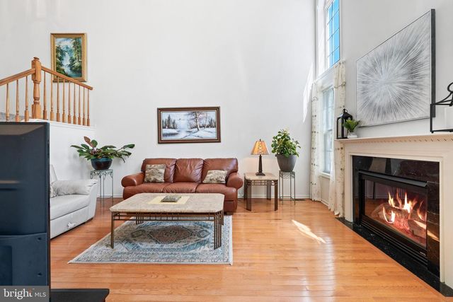 16 FARMINGTON CT, Bordentown, NJ 08505