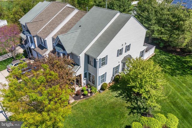 16 FARMINGTON CT, Bordentown, NJ 08505