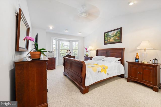 16 FARMINGTON CT, Bordentown, NJ 08505