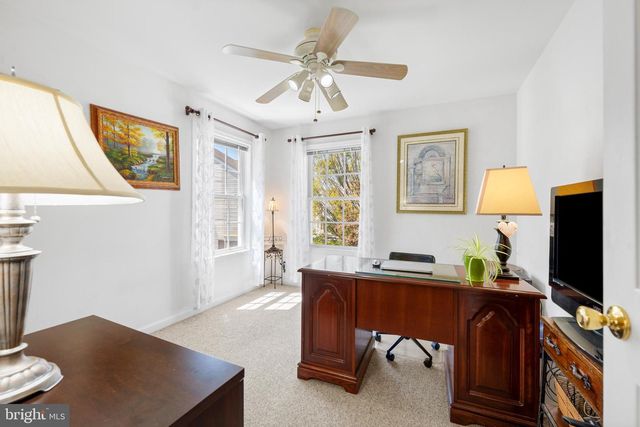 16 FARMINGTON CT, Bordentown, NJ 08505