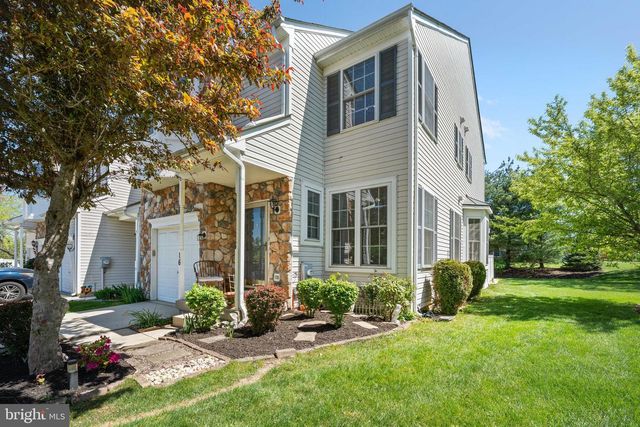 16 FARMINGTON CT, Bordentown, NJ 08505