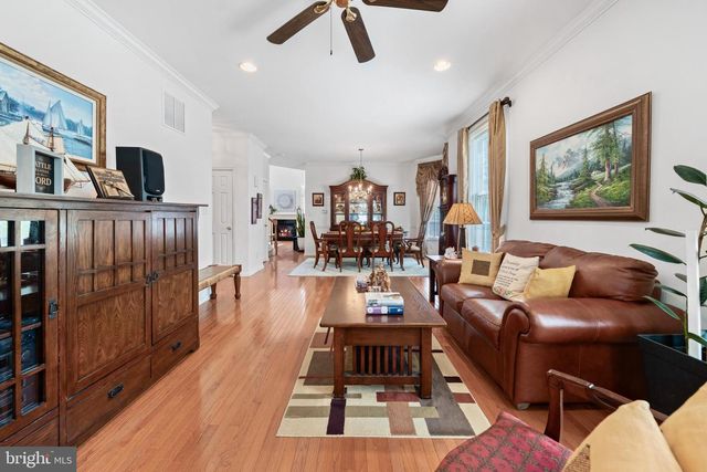 16 FARMINGTON CT, Bordentown, NJ 08505
