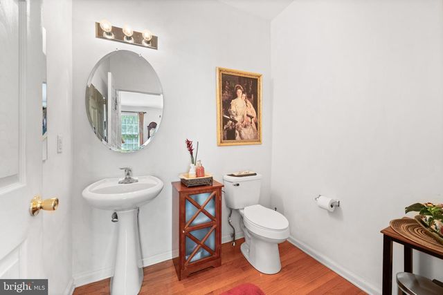 16 FARMINGTON CT, Bordentown, NJ 08505