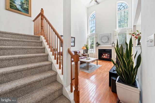 16 FARMINGTON CT, Bordentown, NJ 08505
