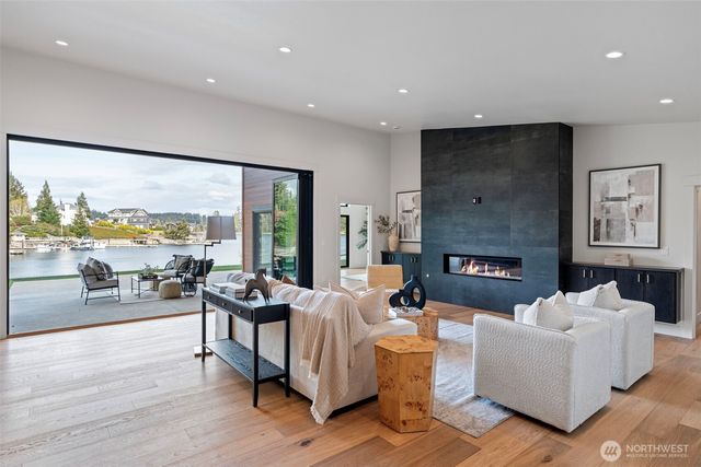 364 N Shore Blvd, Fox Island, WA 98333