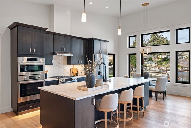 364 N Shore Blvd, Fox Island, WA 98333