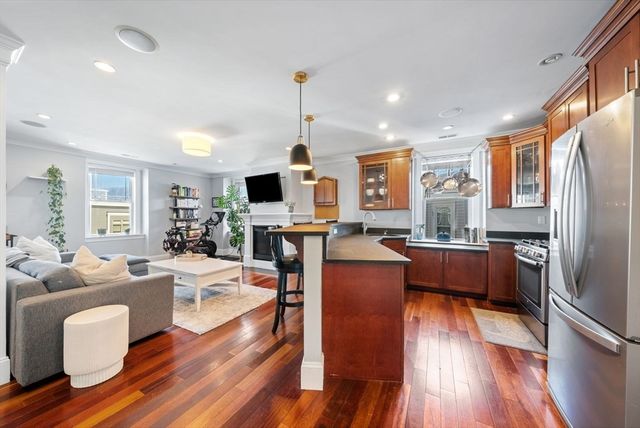 29 Mount Vernon St 29-3, Boston, MA 02125