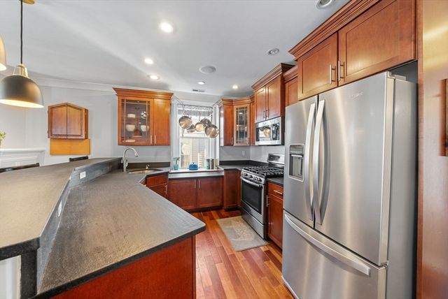 29 Mount Vernon St 29-3, Boston, MA 02125