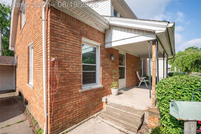 11 Leonore Street, Mt. Clemens, MI 48043