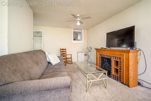 11 Leonore Street, Mt. Clemens, MI 48043