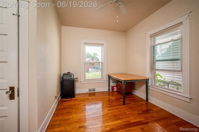 11 Leonore Street, Mt. Clemens, MI 48043