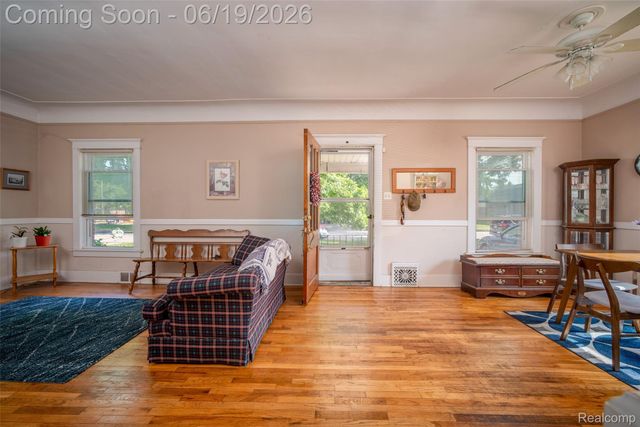11 Leonore Street, Mt. Clemens, MI 48043