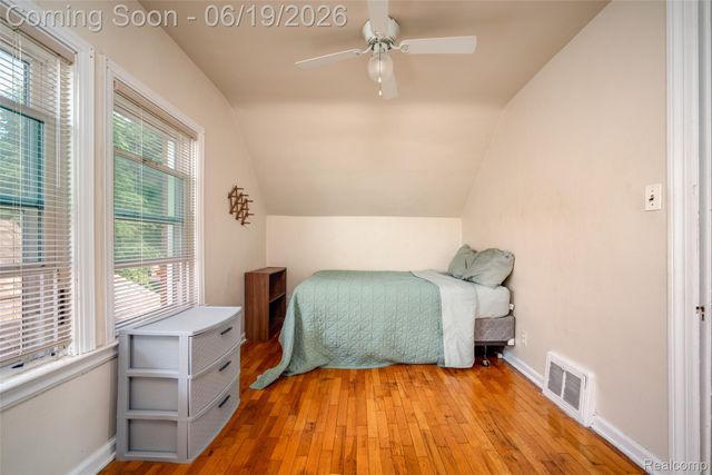 11 Leonore Street, Mt. Clemens, MI 48043
