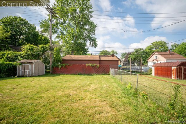 11 Leonore Street, Mt. Clemens, MI 48043