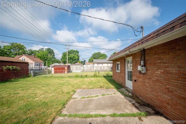 11 Leonore Street, Mt. Clemens, MI 48043