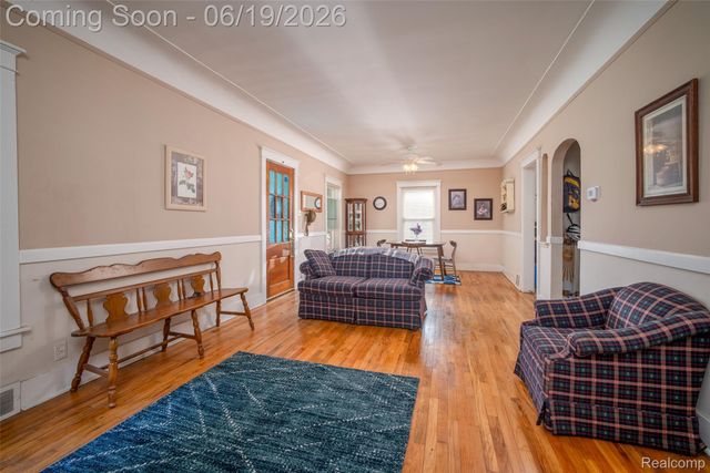 11 Leonore Street, Mt. Clemens, MI 48043
