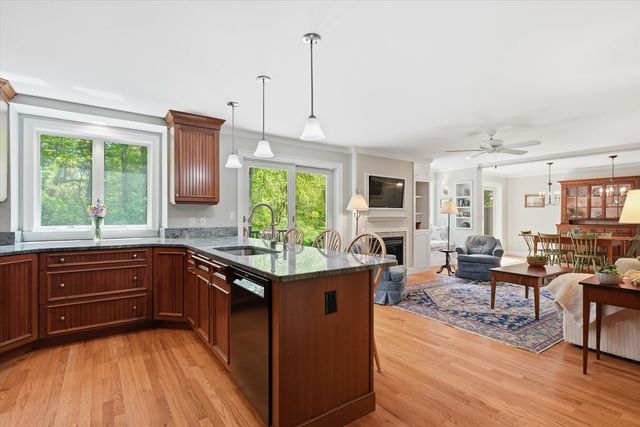87 Elm St, Newbury, MA 01922