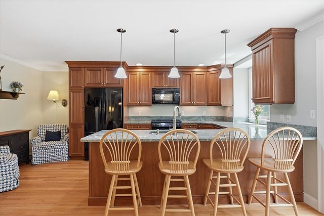 87 Elm St, Newbury, MA 01922