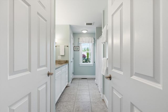 87 Elm St, Newbury, MA 01922