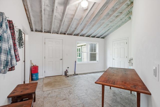 87 Elm St, Newbury, MA 01922