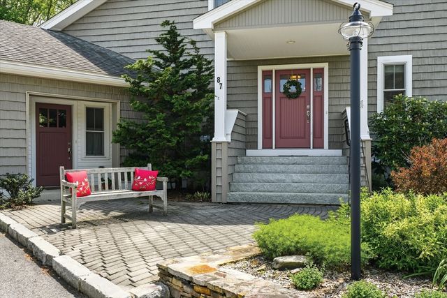87 Elm St, Newbury, MA 01922