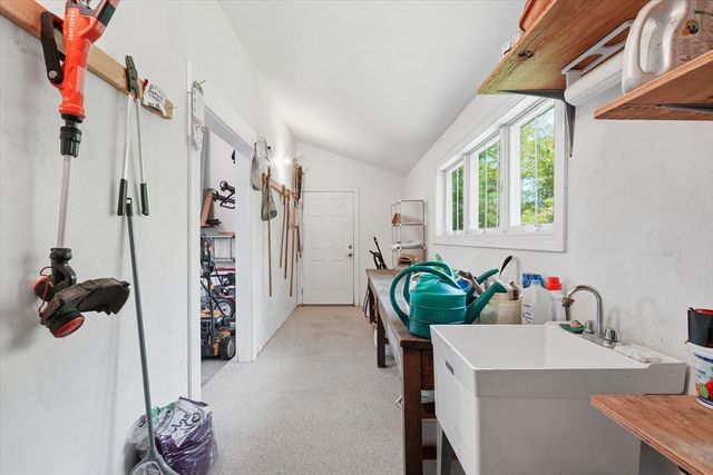87 Elm St, Newbury, MA 01922