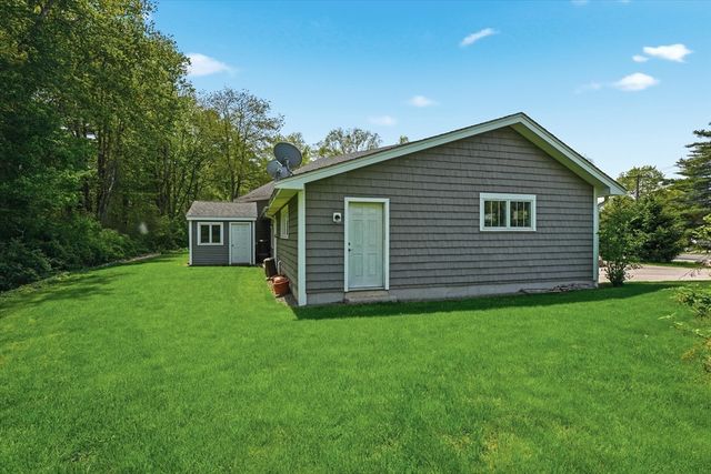 87 Elm St, Newbury, MA 01922
